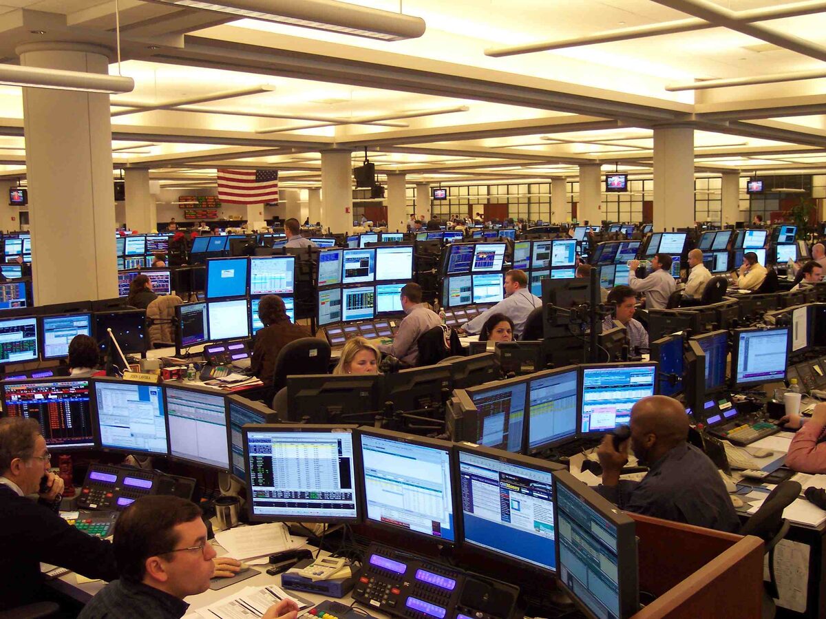 A1 Houston Office Oil Traders on Monday