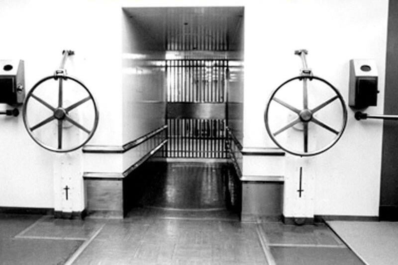 банковские хранилища — New York Federal Reserve Bank Vault