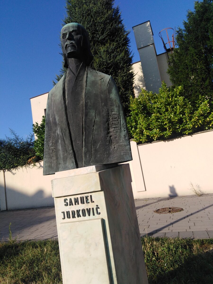 кредитный союз — Statue in Rača, Bratislava of Samuel Jurkovič, founder of the first cooperative 